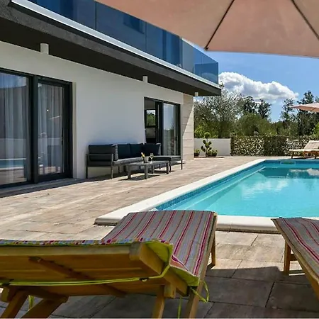 Hébergement de vacances Luxurious In *