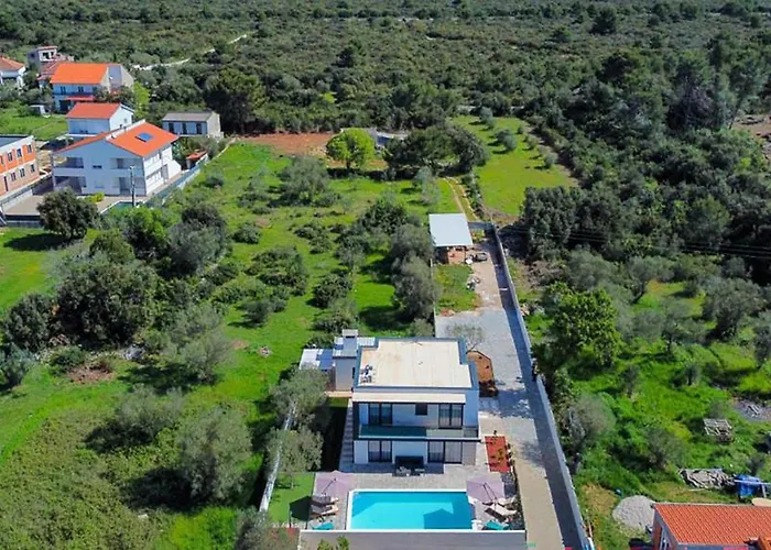 Luxurious In Hébergement de vacances Sukošan