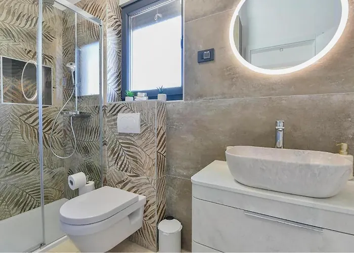 Luxurious In Feriehus Sukošan