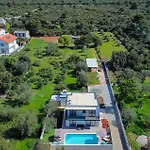 Luxurious In Сasa de vacaciones Sukošan