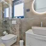 Luxurious In Сasa de vacaciones Sukošan