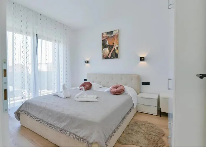 Luxurious In Holiday home