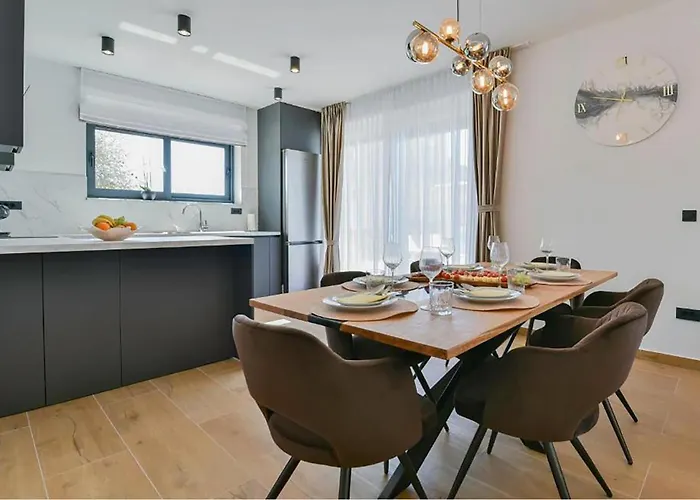 Luxurious In Sukošan