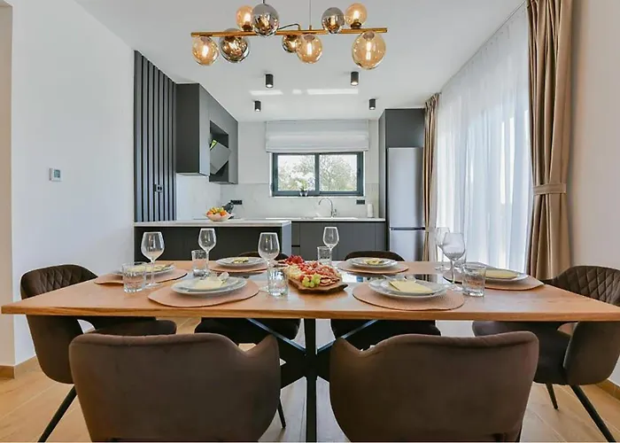 Luxurious In Сasa de vacaciones Sukošan